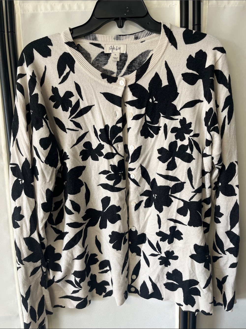 Style & Co. XL Black Floral Crewneck Cardigan - Cream Base